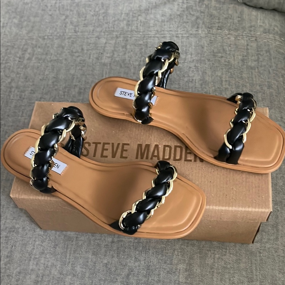Steve Madden Black and Gold Chain Sandals